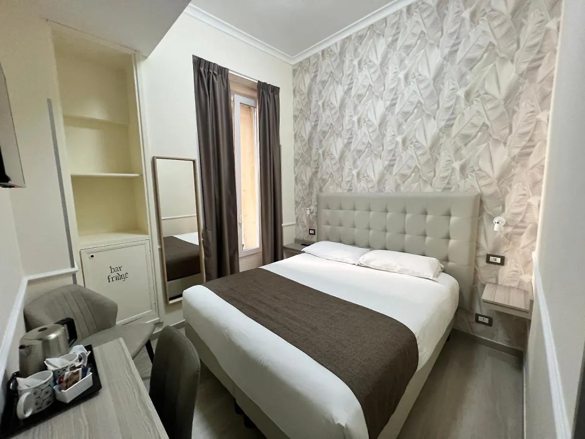 Hotel Le Petit Rome 3*,  Italy