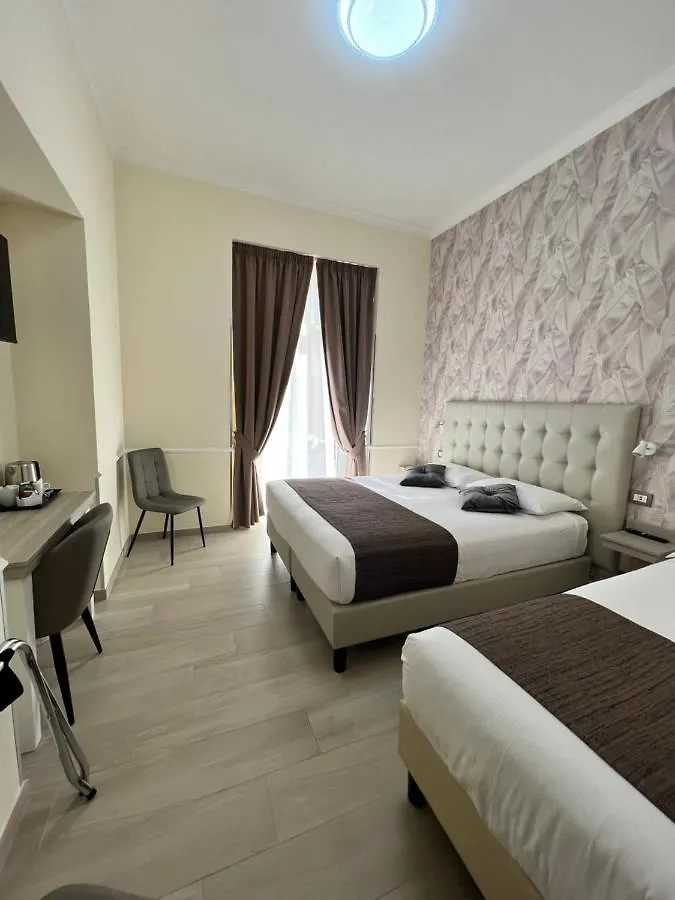 ***  Hotel Le Petit Rome Italy