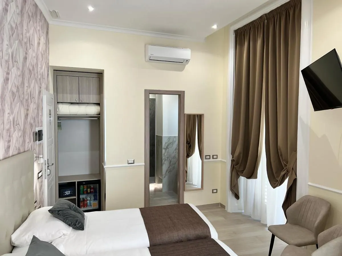 Hotel Le Petit Rome 3*,