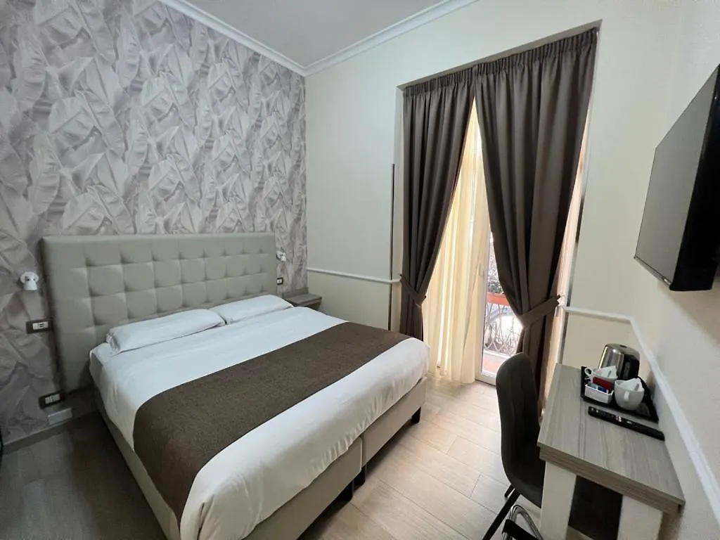 ***  Hotel Le Petit Rome Italy
