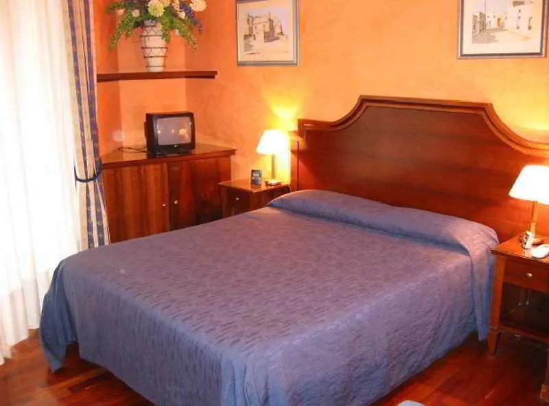 Hotel Le Petit Rome 3*,