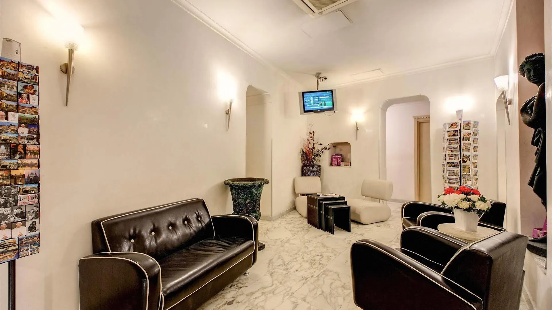 ***  Hotel Le Petit Rome Italy
