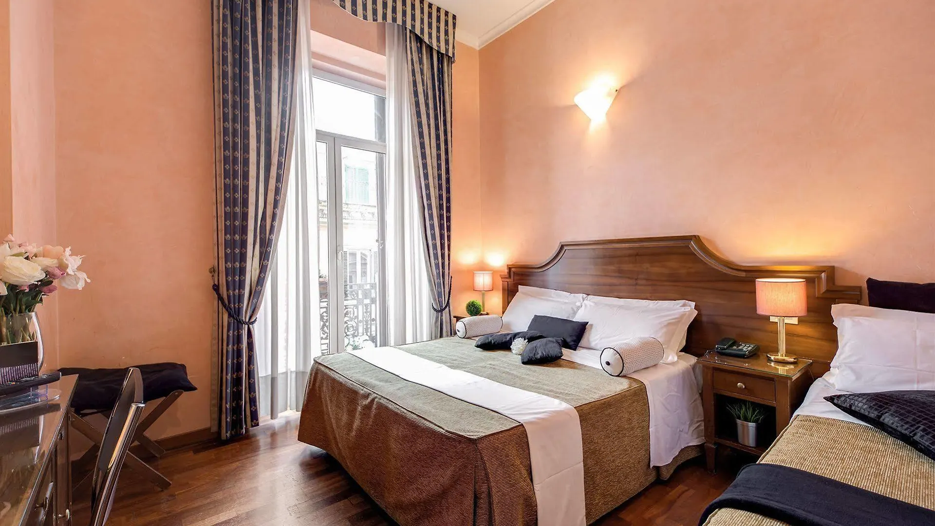 Hotel Le Petit Rome 3*,  Italy