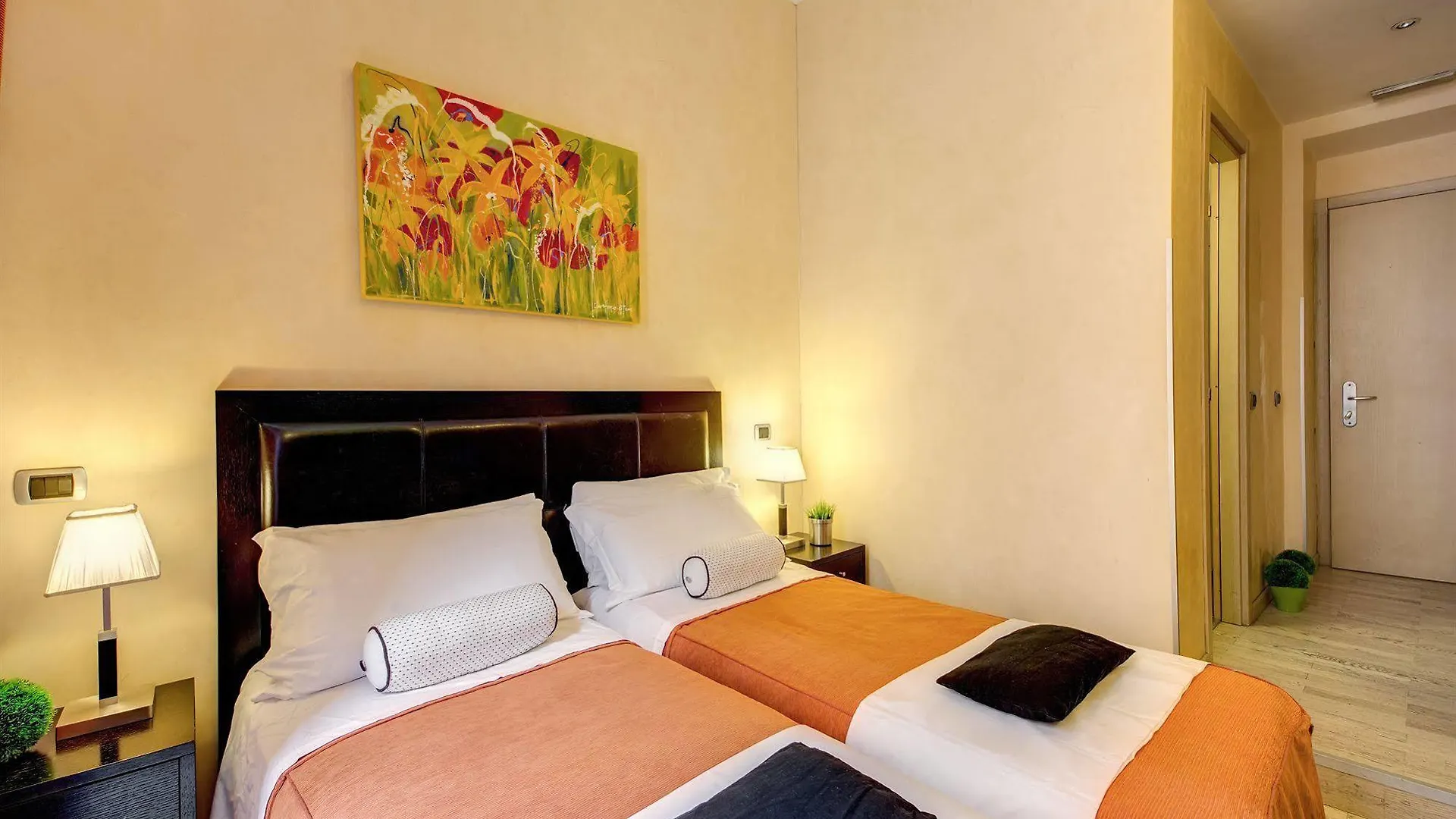 ***  Hotel Le Petit Rome Italy