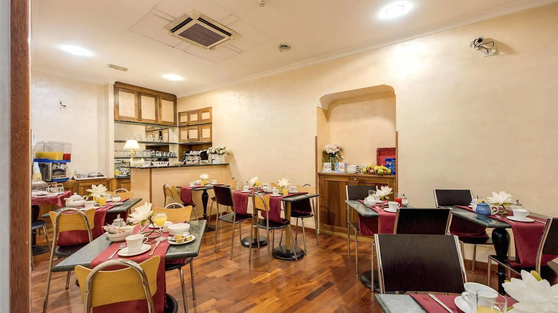 Hotel Le Petit Rome 3*,