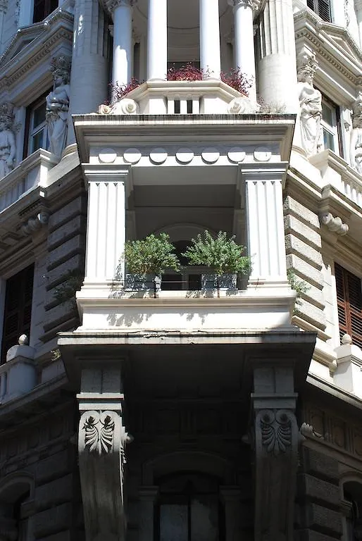 ***  Hotel Le Petit Rome Italy